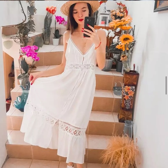 Sarrah Dresses & Skirts - Sale New Bohemian Eyelet Beach Dress